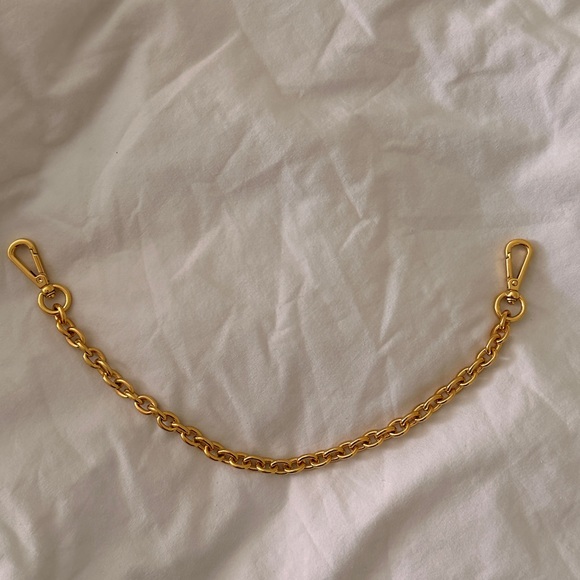 JW PEI Shoulder Bag — Ivory | Vegan Leather | *Removable Pearls and Gold Chain - Picture 6 of 11